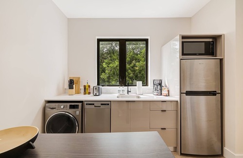Midtown Apartment | Roami at The Palace | 4 Bed Combo | 2 Units #22