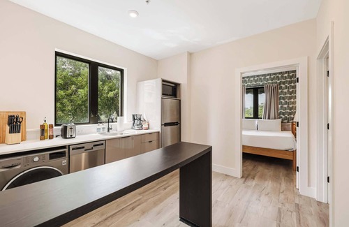 Midtown Apartment | Roami at The Palace | 4 Bed Combo | 2 Units #22
