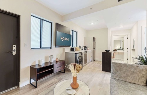 Midtown Apartment | Roami at The Palace | 4 Bed Combo | 2 Units #27