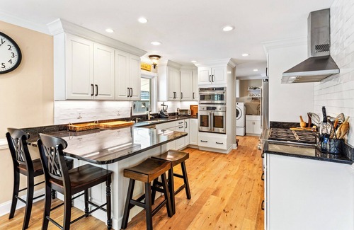 Manteo House | Roanoke Island Retreat *canal front on the sound*pool