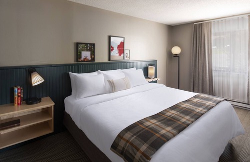 Lake George Hotel | Roaring Brook Ranch Resort