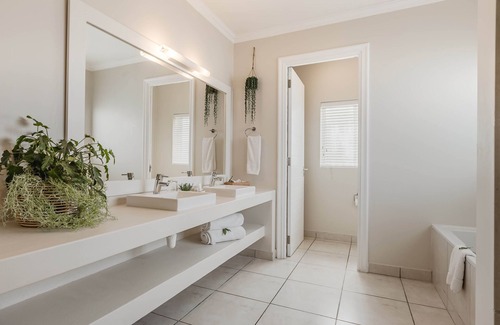 Robberg Beach House | Robberg Beach Lodge - Lion Roars Hotels & Lodges
