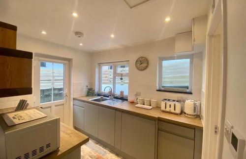 Perranporth House | Robin Cottage One Bedroom Cottage near Perranporth beach with Parking & Wifi - Robin Cottage