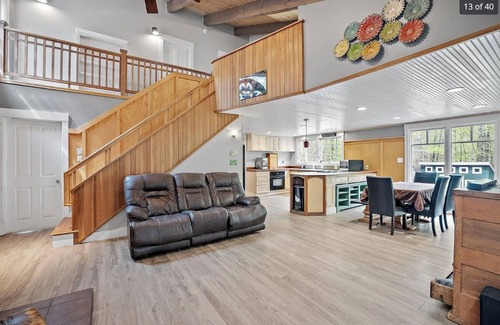 Meredith House | Robin Way: Woods, Pond & Peace ‒ 3BR Private Acreage in Meredith