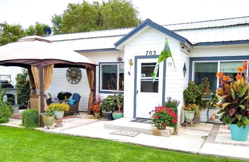 Benton City House | ROBINS NEST- Beautiful, newly renovated house less than 5min from wine country.