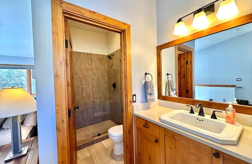 Intermountain Condo | Robins Nest | Newly Renovated Multi Level Vail Home