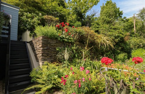 Bere Alston Cottage | ROBINS REST, pet friendly, character holiday cottage in Bere Alston