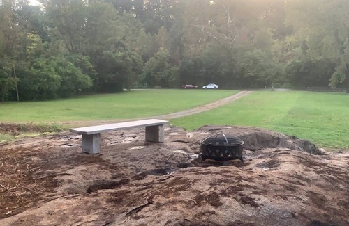 Haywood House | Robinson River Retreat - Near River, SNP & Graves