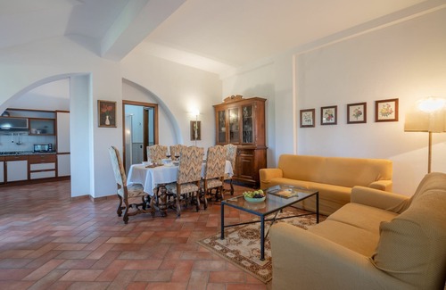 Ponte di Gabbiano Apartment | Rocche di Valiano, Geranio in Siena, pool use, AC