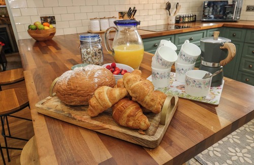 Shepley House | ROCHE HOUSE, pet friendly, with a garden in Shepley