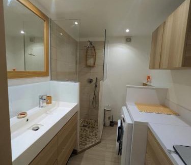 L'Isle-sur-la-Sorgue Apartment | Rochereau Downtown Apartment