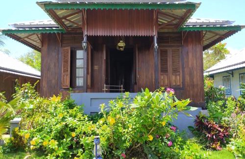 Tanjung Pandan Hotel | Rock and Wreck Dive Resort