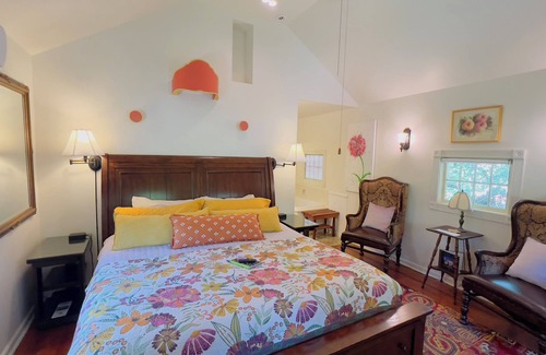 Eureka Springs Historic District Cottage | Rock Cottage Gardens B&B - Cottage #5 Norma Bolt Cottage