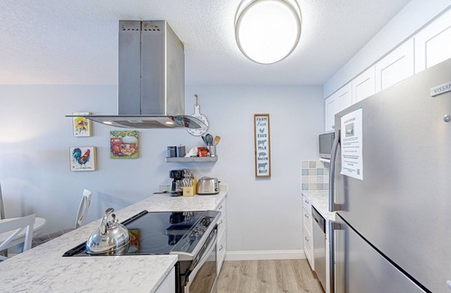 Rockaway Beach Condo | Rock Creek Inn condo on beach with ocean-view balcony - walk to shops & dining