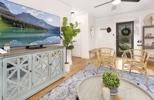 Rock Hill House | Rock Hill Family Bohemian Bungalow | Outdoor Living | Sleeps 12! | Dog friendly!