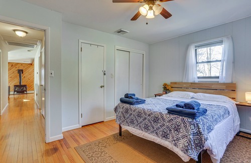Rock Hill House | Rock Hill Home w/ Fire Pit on Wanaksink Lake!