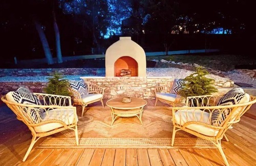 Round Rock House | Rock House Retreat w/hot tub and fireplace. Pet Friendly!