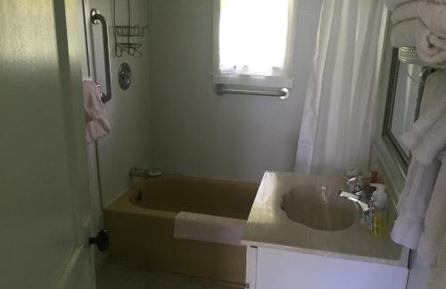 Alexandria Bay Hotel | Rock Ledge Motel