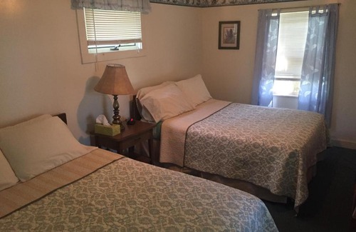 Alexandria Bay Hotel | Rock Ledge Motel