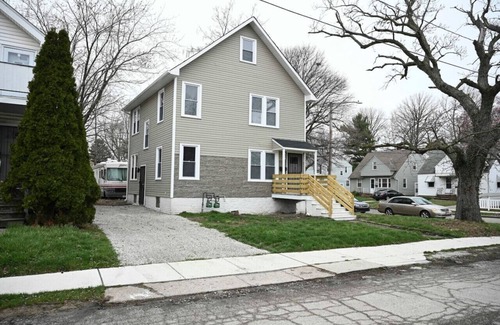Cleveland Apartment | Rock 'n' Roll Haven | Themed | Sleeps 6