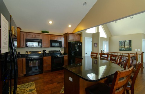 La Follette House | Rock of Ages: Enjoy the Fall Colors! Flexible check-in & out times!