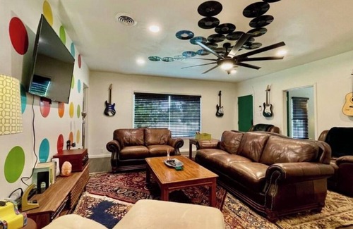 South Overton House | Rock or rest in style—Lubbock’s top music-themed luxury stay awaits!