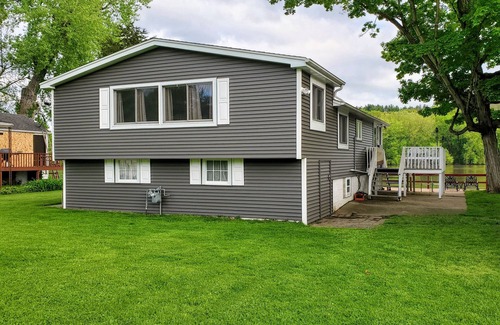 Oregon House | ROCK RIVER HIDEAWAY Grill, Fire Pit, Pet Friendly with fee of 30.00 per night