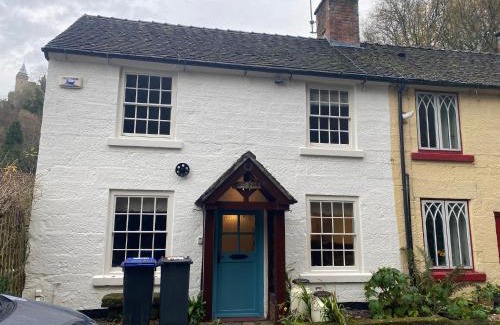 Alton House | Rock View Cottage, 2 bedrooms near Alton Towers