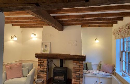 Alton House | Rock View Cottage, 2 bedrooms near Alton Towers