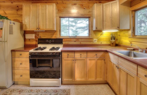 Rangeley Plantation House | Rockery - Cozy Cabin on Mooselookmeguntic Lake