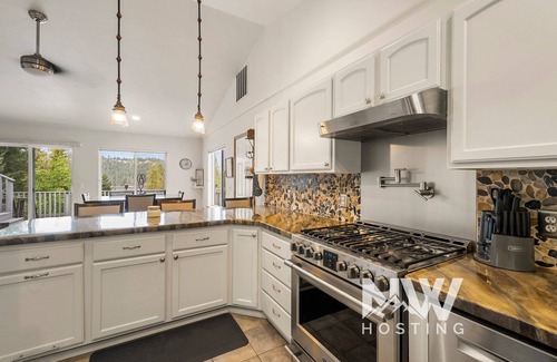 Rockford Bay House | Rockford Bay tranquil escape with stunning views and lake access