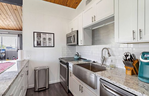 Galveston House | Rockin' Wave Family Beach House-West Beach Galveston- Sleeps 8-10 -Great Reviews