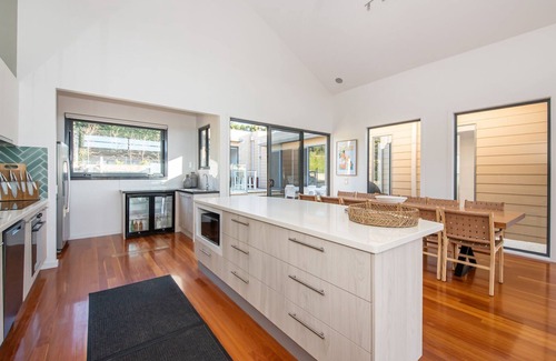 Mount Martha House | Rockleigh Bay - Gas Heated Spa and Solar Heated Pool