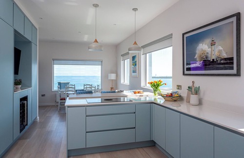 Donaghadee Cottage | ROCKLYN LODGE, family friendly, with open fire in Donaghadee