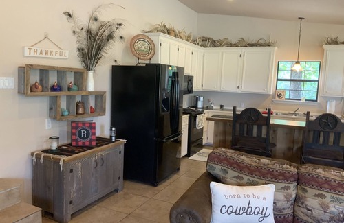 Centerville House | Rockn Rowdy Ranch House - Texas Ranch Getaway