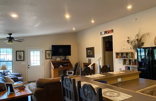 Centerville House | Rockn Rowdy Ranch House - Texas Ranch Getaway