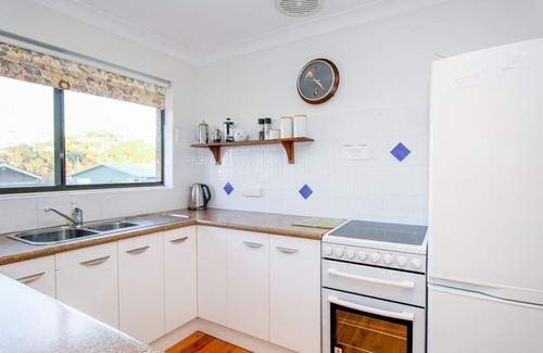 Narrawallee House | Rockpools Beach House - Pet Friendly