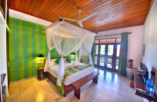 Aturuwella Resort | Rockside Beach Resort