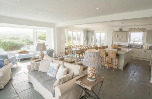 Trearddur Bay House | Rockside