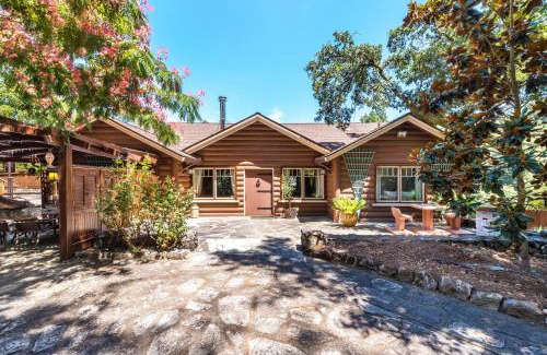 Hacienda House | Rocktop Lodge