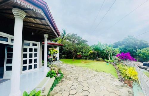 Gurudeniya House | Rockview Gardens Homestay
