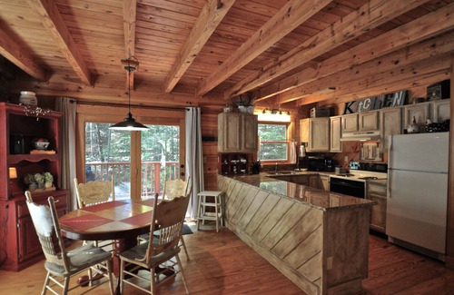 Townsend Cabin | Rocky Hollow a beautiful retreat in a wildlife rich Mountain Community!