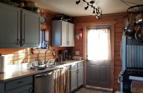 Indian Mountain Cabin | Rocky Mountain Family Friendly cabin with VIEWS that will take you breath away!