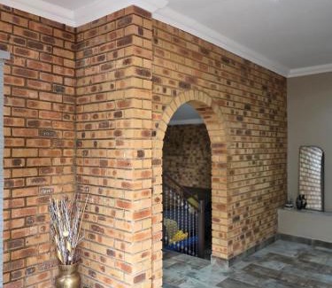 Hartbeespoort House | Rocky Mountain Holiday Home