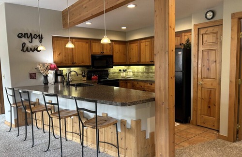 Old Town Condo | Rocky Mountain Retreat: Steps to Slopes, Hot Tub, Spectacular Views!