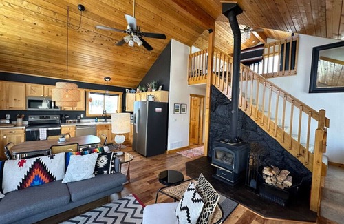 Indian Mountain Cabin | Rocky Mt Cabin 2bed/loft Hot Tub Amazing Views