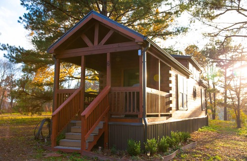 Mount Vernon Cabin | Rocky Ridge Rustic Retreat - 1 Bed/1 Loft/Bunk Beds