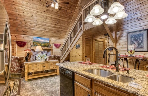 Sevierville Cabin | Rocky Top Heaven - Arcade Game, Resort Pool, $685 FREE tickets each paid day!
