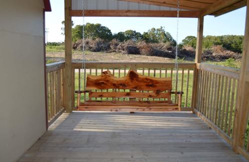 Hughes County Cabin | Rocky Top Winery Cabin #2