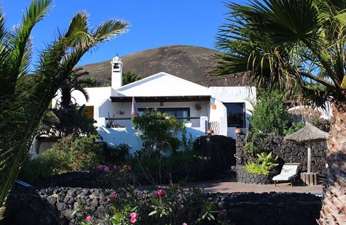 La Asomada House | Roco I - Finca with pool, huge garden, WIFI, children's playground
